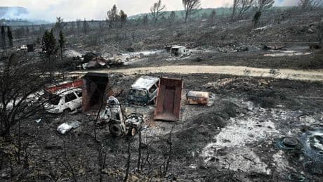 LIVE | 13.000 hectare in Zuid-Frankrijk in de as gelegd, ’wellicht gevolg van weggegooide sigaret’