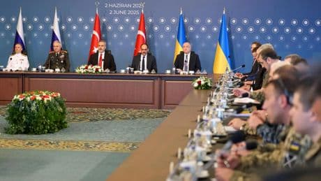 Rusia y Ucrania efectúan un nuevo intercambio de prisioneros en el marco de los acuerdos de Estambul