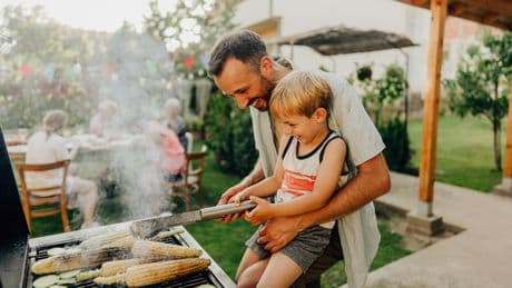 Grillsaison genießen: Kennen Sie diese Regeln beim Grillen?