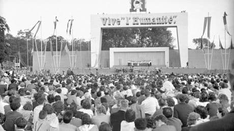 En 1954, à la Fête : « L’Huma dans toutes les mains, l’Huma sur tous les chemins ! »