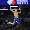 Le Suédois Armand Duplantis passe 6,30 m et bat le record du monde de saut à la perche pour s'offrir un troisième sacre mondial consécutif
