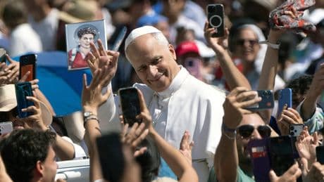 Messe in Rom: Papst schlägt Kameramann – und entschuldigt sich