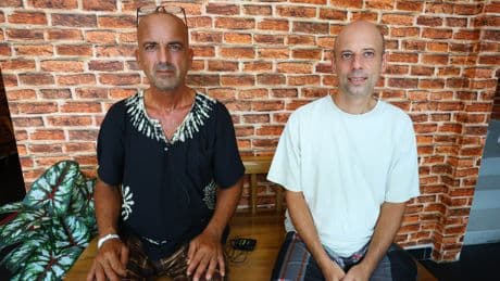 Teknesi batan kaptan 40 saat yüzerek kurtuldu