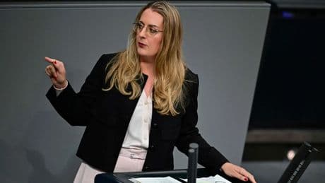 Liveblog Bundespolitik: Grüne nennen CSU-Vorschlag „Gipfel der Respektlosigkeit“