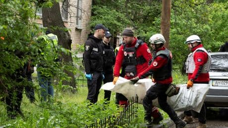 Al menos dos muertos en un ataque ruso contra Kiev en la víspera de la tregua de Putin