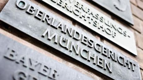 Paar wegen Versklavung von Mädchen vor Gericht – Angeklagter erhebt Vorwürfe wegen Inhaftierung