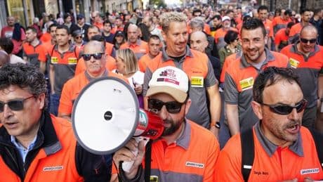 Las solicitudes de bajas voluntarias en Bridgestone superan los 232 despidos fijados por el ERE