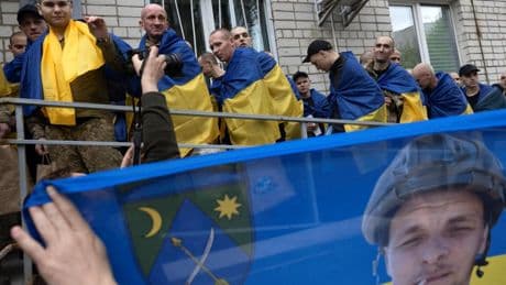 Rusia y Ucrania intercambian las listas de prisioneros para el mayor canje desde el inicio de la guerra: un total de 2.000 presos