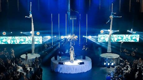 Wealthy New Yorkers are throwing parties as elaborate as Broadway shows