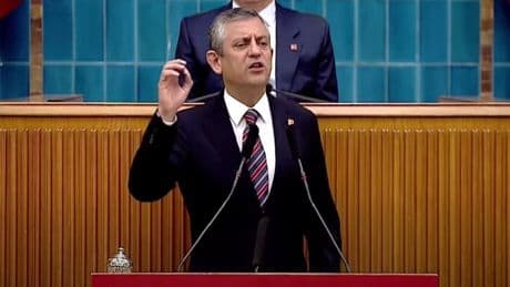 Özgür Özel saldırı sonrası Meclis Grup Toplantısı'nda konuştu: Saldırgan Tengioğlu için çok çarpıcı iddialar!