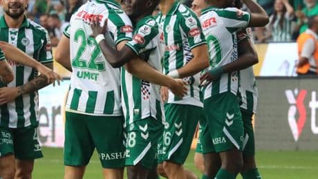 Konyaspor 3 puanı 3 golle aldı!