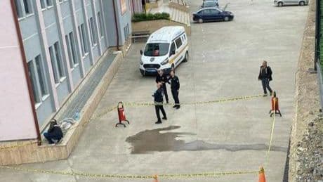 Yer: Kocaeli! Okulun 4'üncü katından düşen liseli genç kız ağır yaralandı