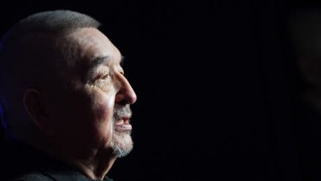 Oscar-nominated actor Graham Greene, of 'Dances With Wolves,' dies at 73