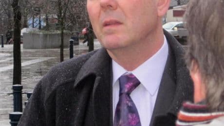 Woke police chiefs forced to apologise after ex-cop nicked for criticising pro-Palestinian activist