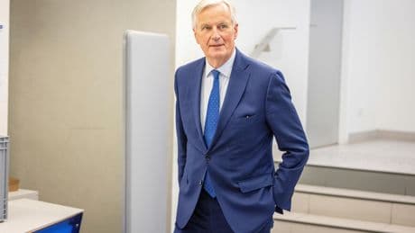«Vous êtes solide» : Donald Trump aurait exhorté Michel Barnier à «continuer» en politique, après la motion de censure