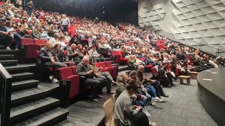 İsrail’le ticareti savunmuştu | Zeybekci’nin adı kültür merkezinden siliniyor