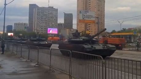 Vorbereitungen für Putins Protz-Parade - Hier rollen Panzer durch Moskau