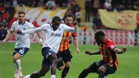 Fenerbahçe, Kayserispor'u ağırlıyor! Mourinho'nun 11 tercihi belli oldu...