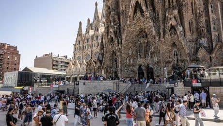 Spanish locals criticise 'rude' British tourists amid rising tensions in Barcelona