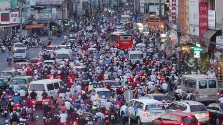 Creíamos que las ZBE de España eran una idea ambiciosa hasta que descubrimos el plan de Vietnam: acabar con sus motos