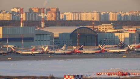 Ukraine-Liveblog: Flughäfen in Moskau wegen Drohnenangriffen gesperrt