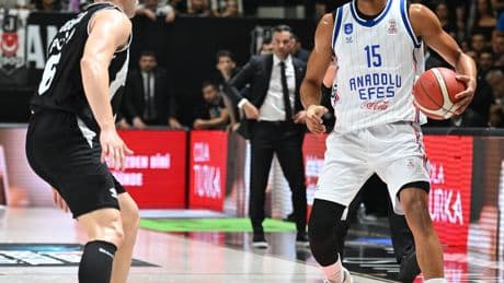 Anadolu Efes, Beşiktaş'ı deplasmanda devirdi!