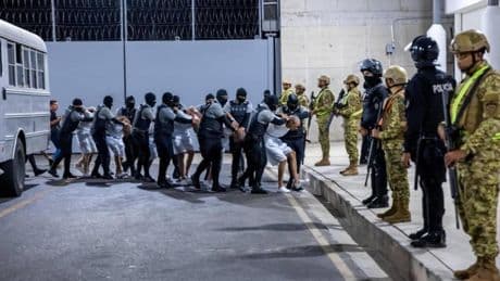 La Justicia de EEUU permite a Trump deportar a 350.000 venezolanos tras retirarles la protección otorgada por Biden