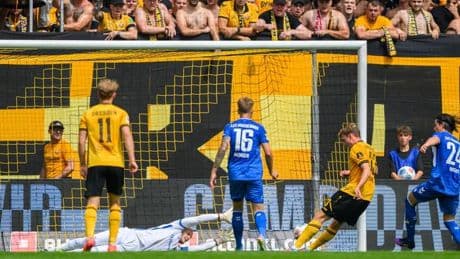 2. Bundesliga: Erster Sieg nach 25 Jahren: Magdeburg düpiert Dynamo