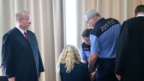 Prozess in Dresden - Frau soll Ehemann absichtlich überfahren haben