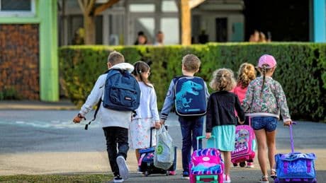 De trop longues vacances pour les écoliers français, vraiment ?