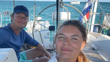 Zij lieten hun baan, huis en zekerheden achter om te reizen: ’Mensen vragen altijd hoe we ons dit kunnen veroorloven’