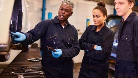 All you need to know about Skills: from sectors to types of training, how to boost your career while you work