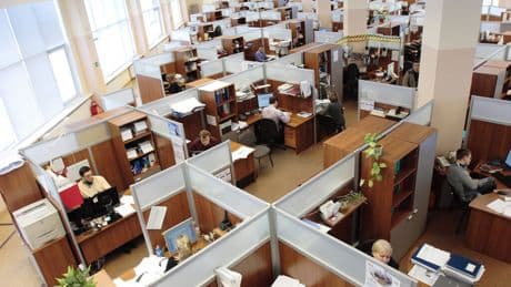 Hay una fiebre de ChatGPT entre los funcionarios públicos. Lo que no sabemos es cómo nos va a afectar como usuarios