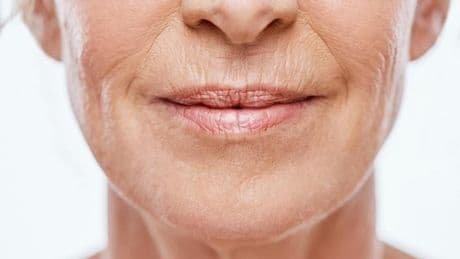 Carmen Mas, experta en belleza: "Usar bases de alta cobertura a partir de los 40 años acentúa las arrugas"