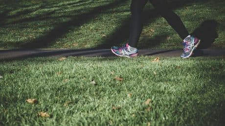 Resolviendo uno de los grandes mitos de perder peso: si "caminar rápido" sirve por sí mismo para adelgazar