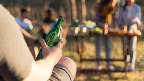 Gesundheitsministerin empfiehlt Verzicht auf Alkohol und Grill bei Hitze