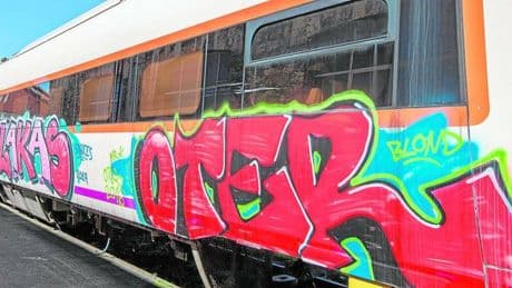Renfe está harta de los grafitis y ha encargado un oráculo hecho con IA para evitarlos