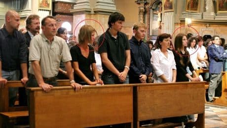 Gemelle Cappa, le impronte e il Dna che può riaprire il caso Garlasco. Le cugine, gli amici: chi era con Chiara Poggi il giorno del delitto?