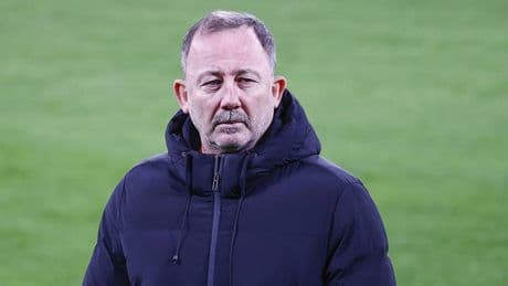 Beşiktaş tribünlerinden Sergen Yalçın tezahüratı!