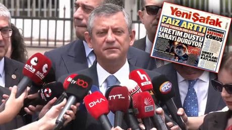 'Damadı işaret ediyorlar' diyerek seslendi... Özgür Özel'den, Yeni Şafak'a: 'Mehmet Şimşek'e odunla vurmuşlar!'