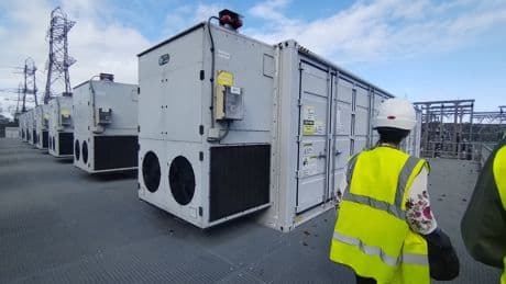 Stocker l’électricité dans des batteries : pourquoi le Royaume-Uni devance la France
