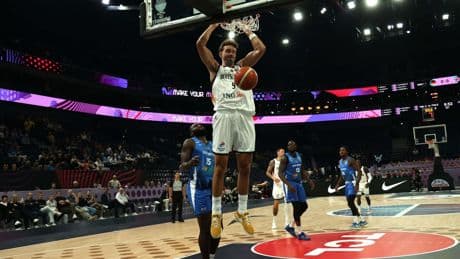 Nationalteam: EM-Partie wie Trainingsspielchen: Basketballer mit Rekord