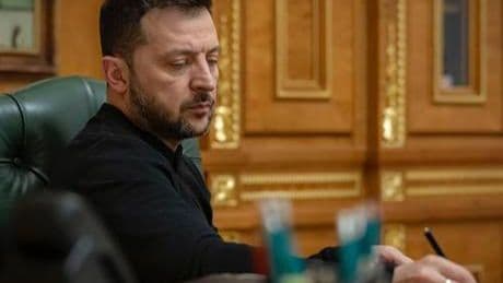 Zelenskiy, F-16 pilotunun görev esnasında öldüğünü duyurdu