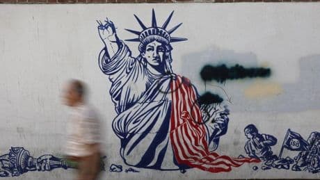 Irán responde a la presión militar y diplomática con un órdago nuclear