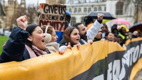 Refugee and migrant groups join with hundreds to warn against 'politics of division'