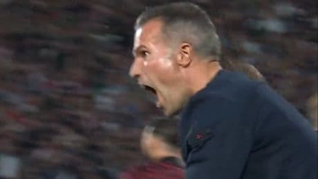Van Persie F.Bahçe’yi yendi, çılgınlar gibi sevindi
