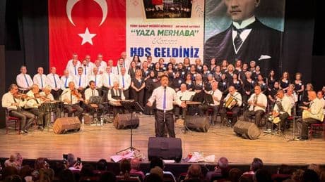 Başkan Çerçioğlu sevilen şarkıları Aydınlılar ile buluşturdu