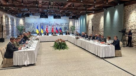 Selenskyj in der Türkei: Putin hat nur "Schein-Delegation" zu Verhandlungen geschickt