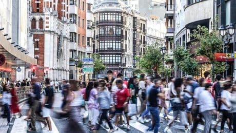 El sueldo más frecuente en Euskadi roza los 17.900 euros, solo un 6% más que en 2016