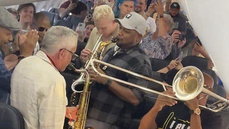A flight delay, a jazz band and a viral moment: How Dave Koz and fellow musicians lifted spirits